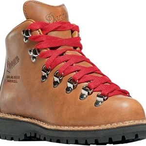 Women’s Danner mountain cascade light hiking boots! Featured in movie ‘WILD.’
